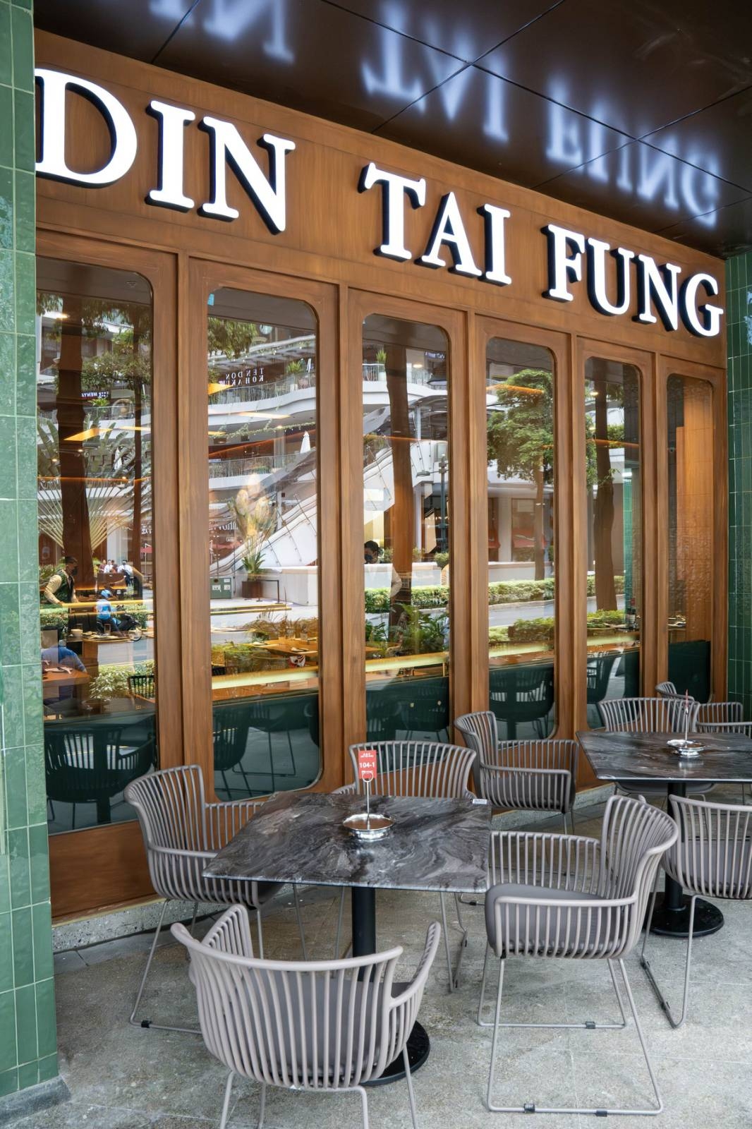 Din_Tai_Fung_Uptown_Mall_Bonifacio.jpg