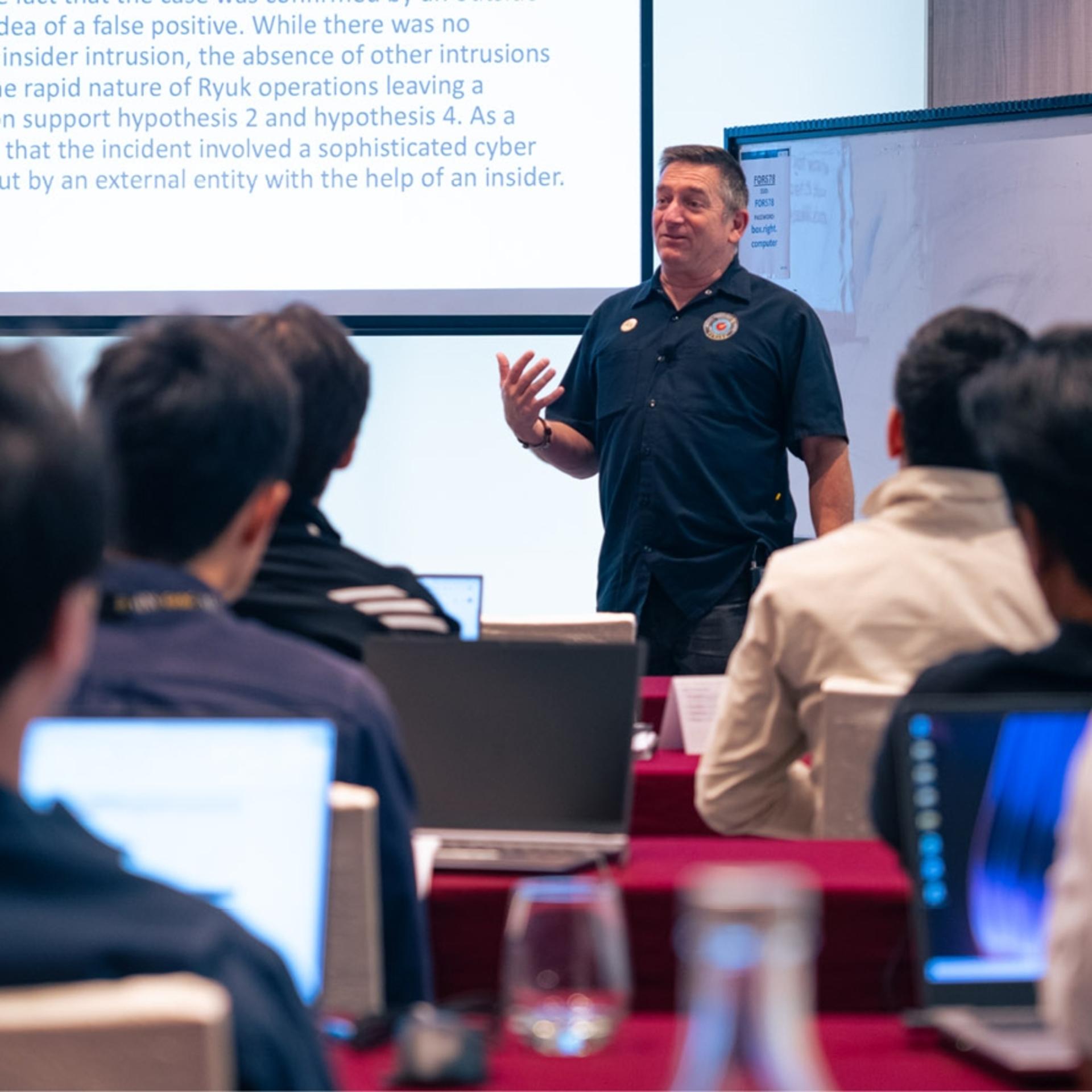 World-Class Cybersecurity Faculty