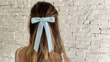 Blue bow 