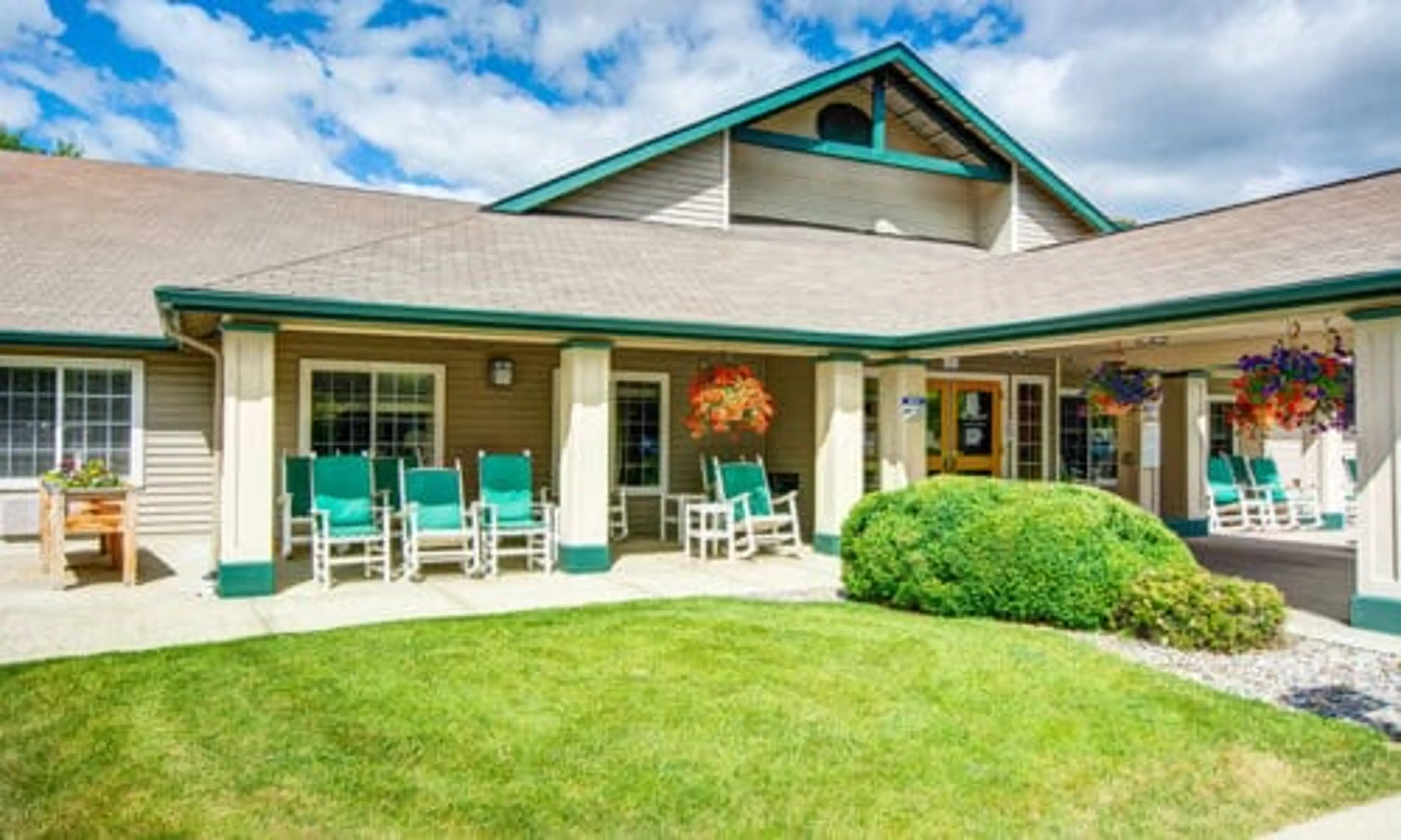 The Auberge at Missoula Valley Front Entrance Seating Area