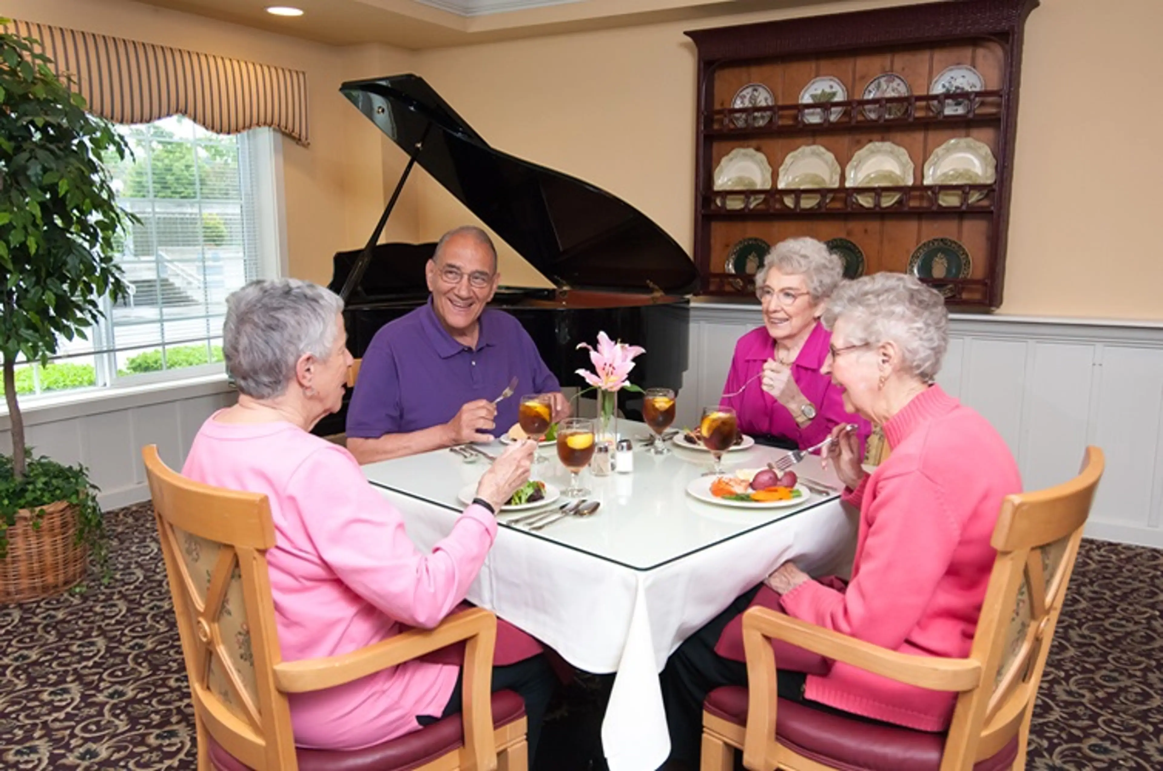 Edmonds Landing Dining Room