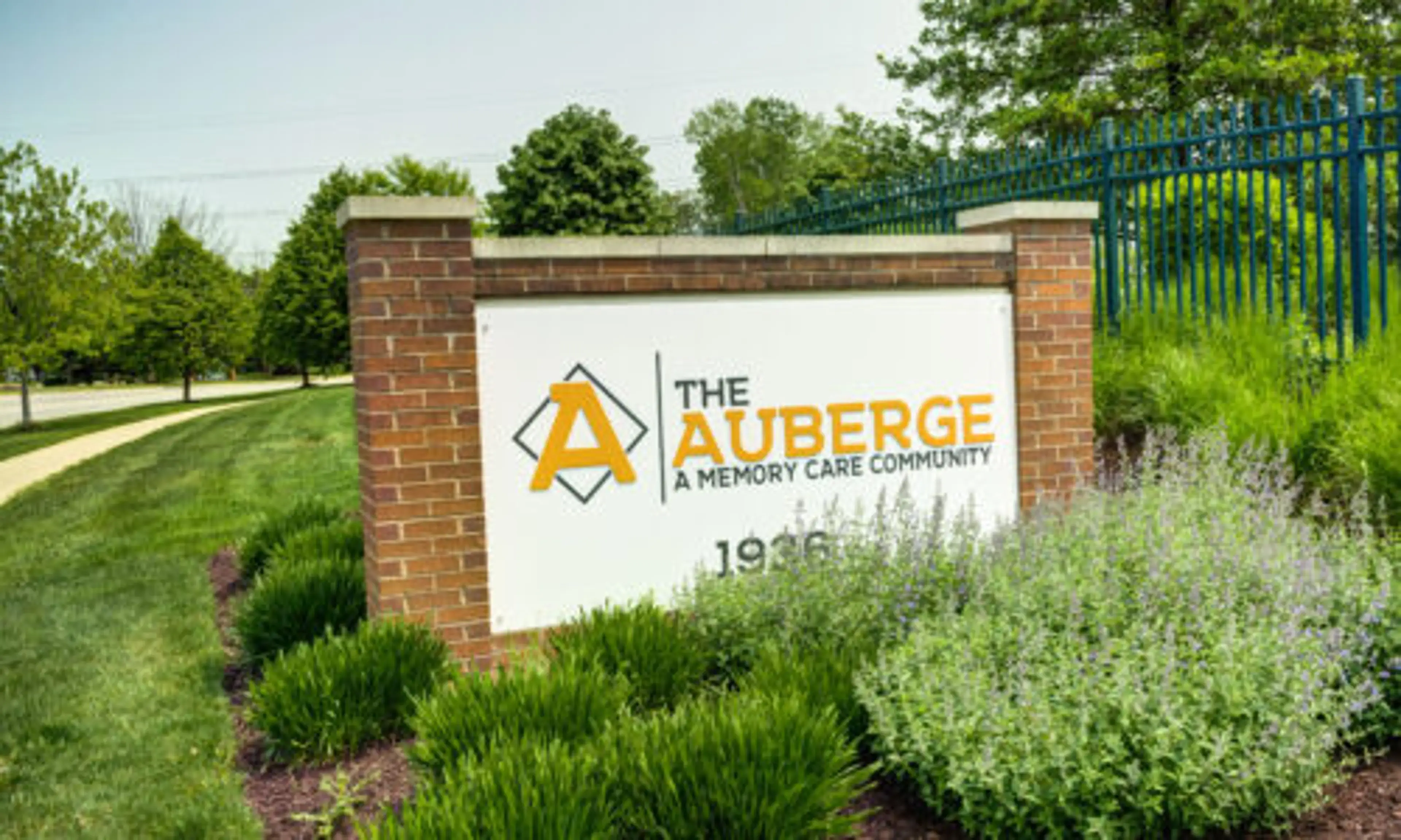 The Auberge at Naperville Community Sign
