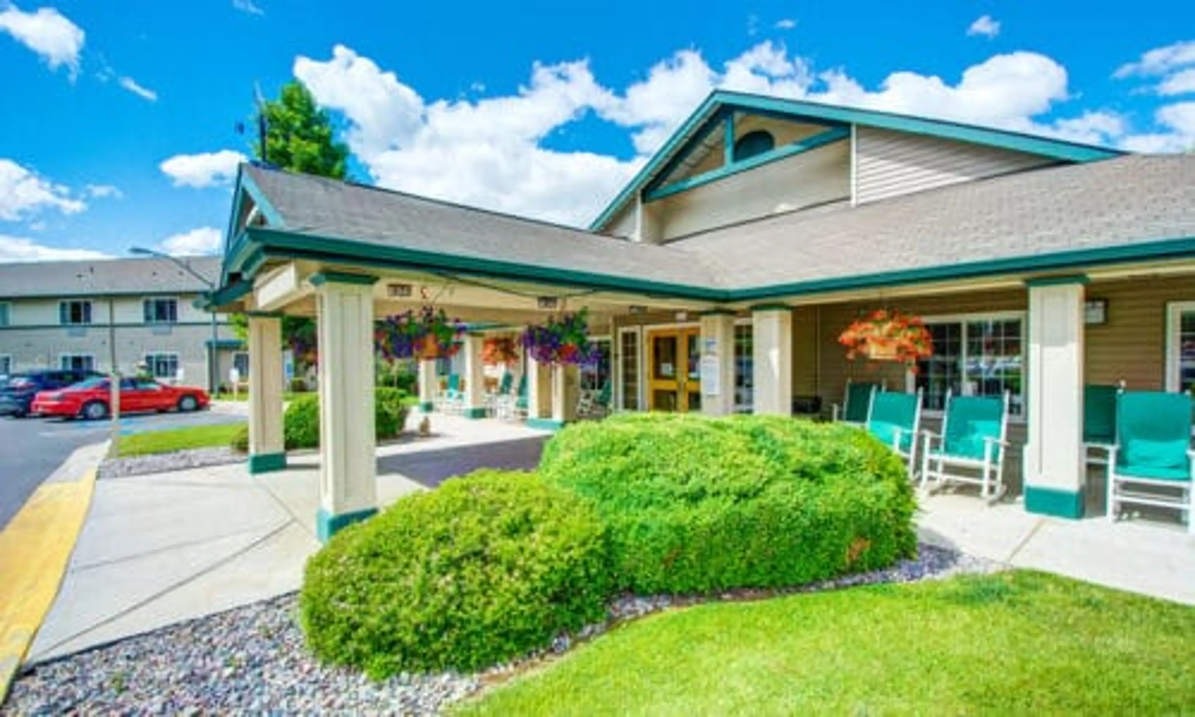 The Auberge at Missoula Valley Entrance Side View