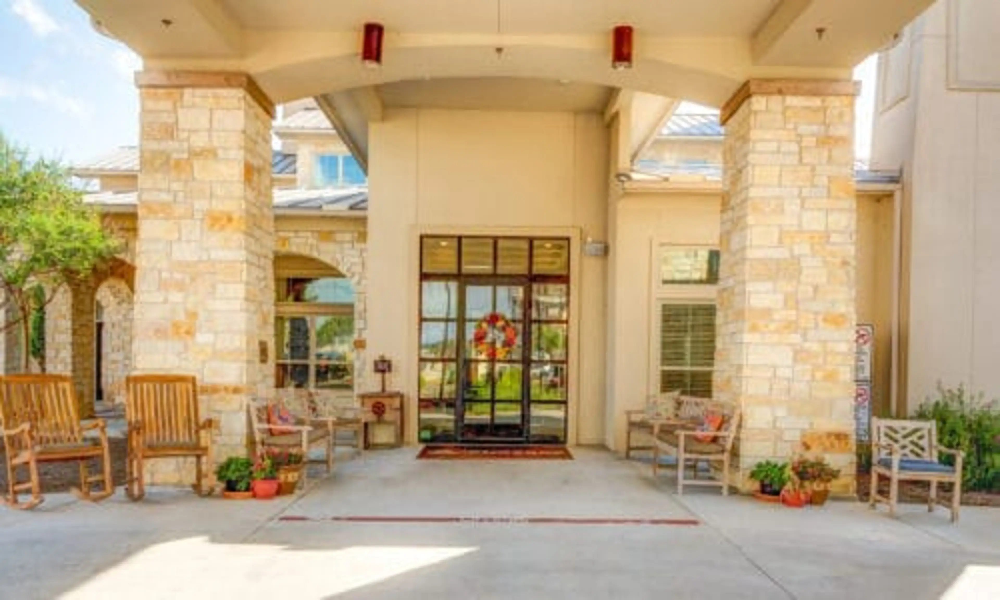 The Auberge at Cedar Park Front Entrance