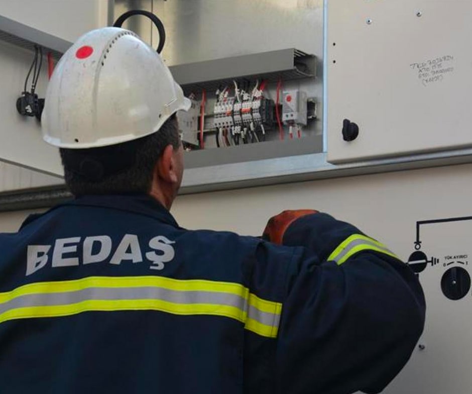 전선을 점검하는 BEDAS 작업자