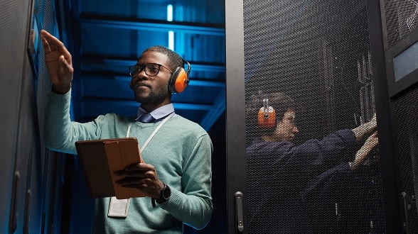 Bringing VMware to AWS : Section 6 : side_by_side [b-puc5] - Image [c-umjb]