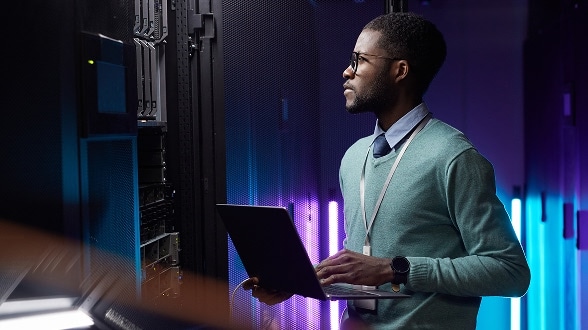 Bringing VMware to AWS : Section 5 : side_by_side [9-4aka] - Image [a-dsr5]