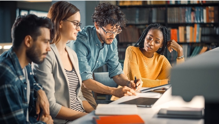 NetApp encourage les étudiants à se spécialiser dans l'ingénierie et la technologie
