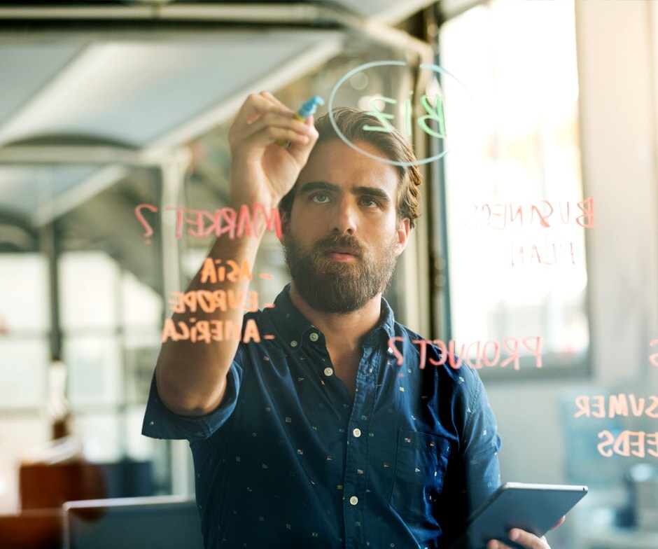 persona che prende decisioni sulla strategia cloud: Pure Storage o NetApp