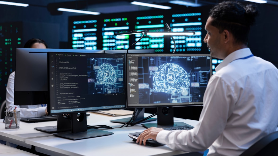 Security myths debunked : Section 7 : side_by_side [21a-dwab] - Image [21b-fos9]