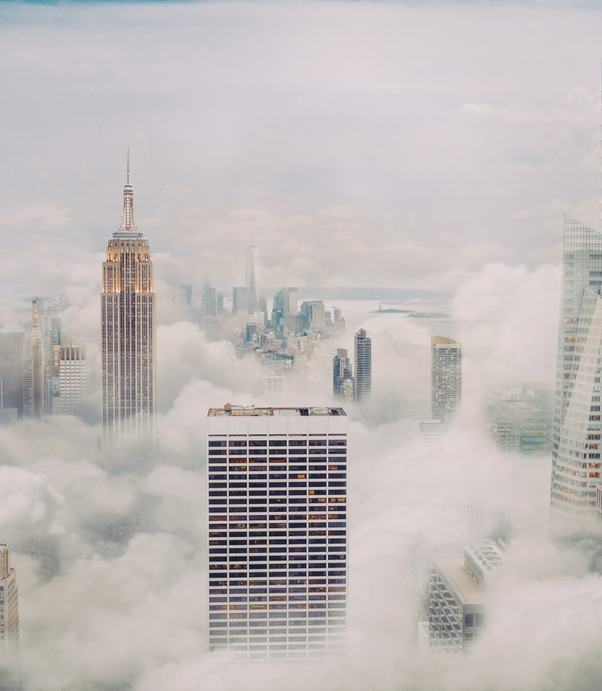 Cloud-Driven Innovation : hero [4hl-8749] - Image [4i3-pm25]