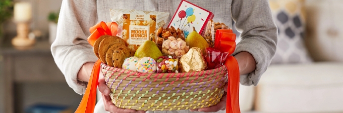 Floral Cake Basket | Floral cake, Simple birthday decorations, Cake basket