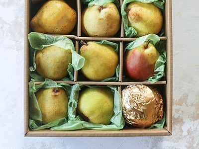 pears in box