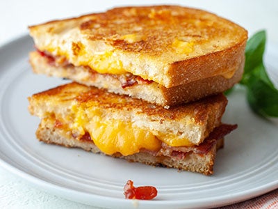 bacon cheddar grilled cheese 3