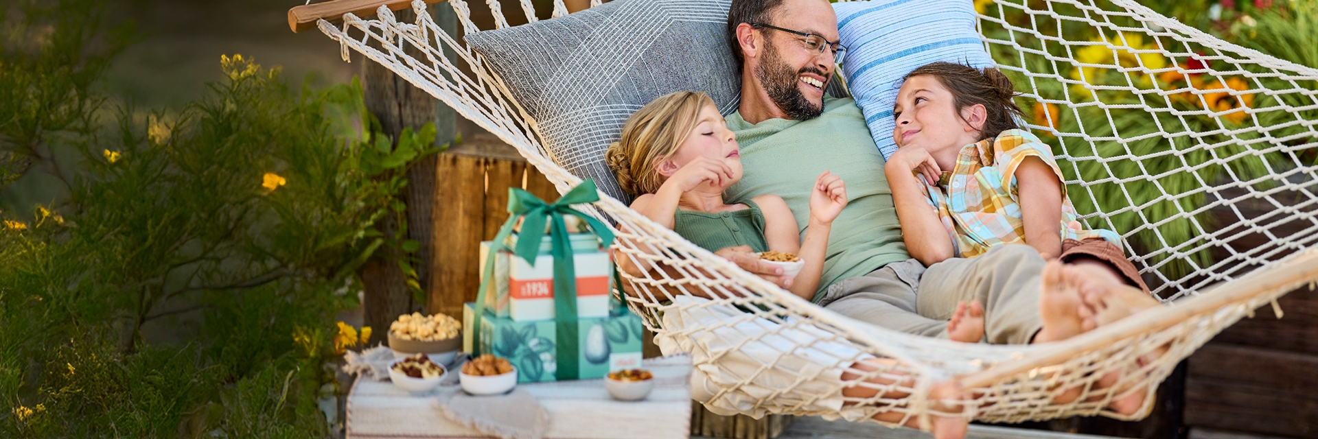 250505-HD-DeptPg-FathersDay_1920x640_Image.jpg