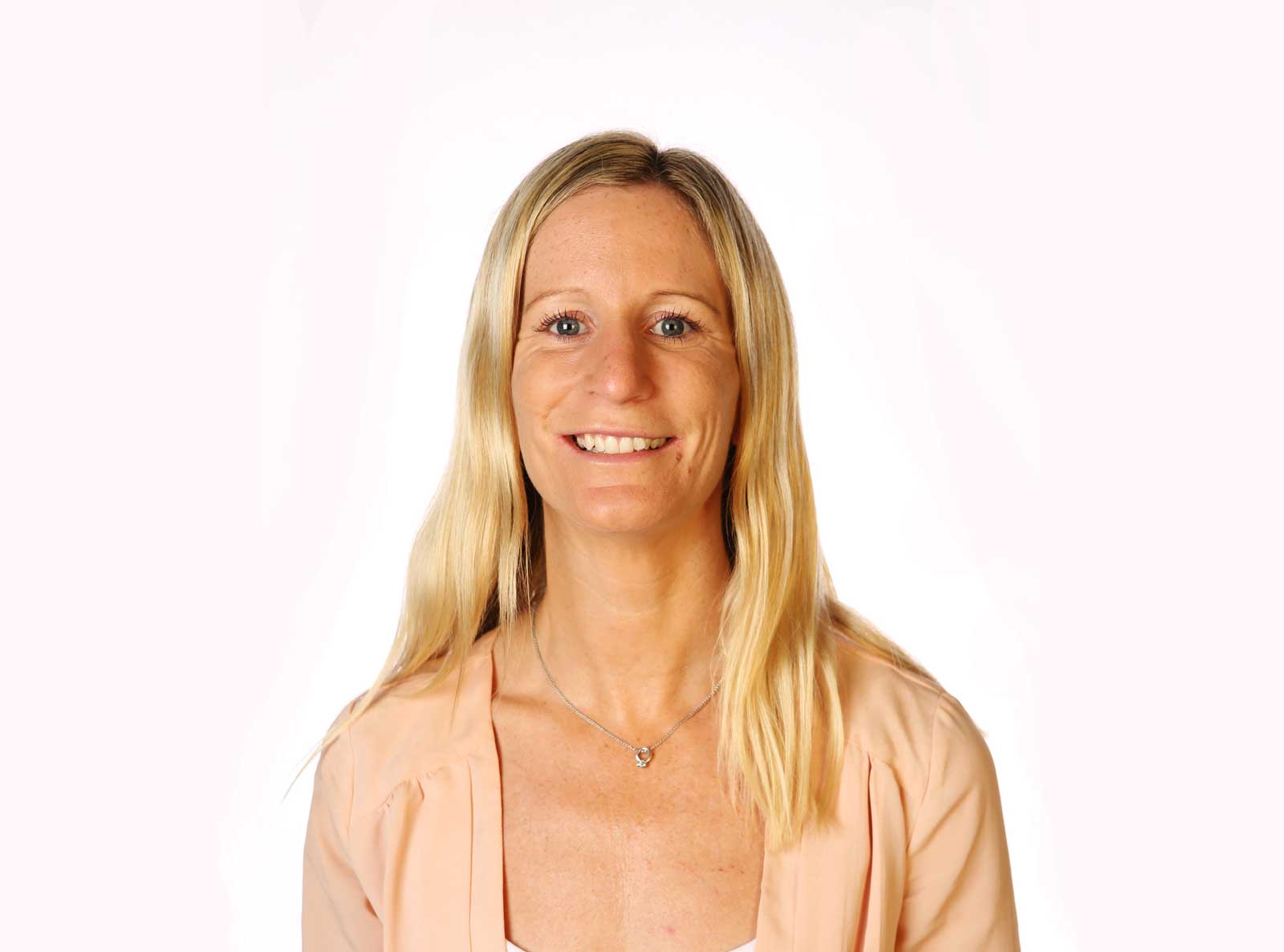 Dr Rona Macniven