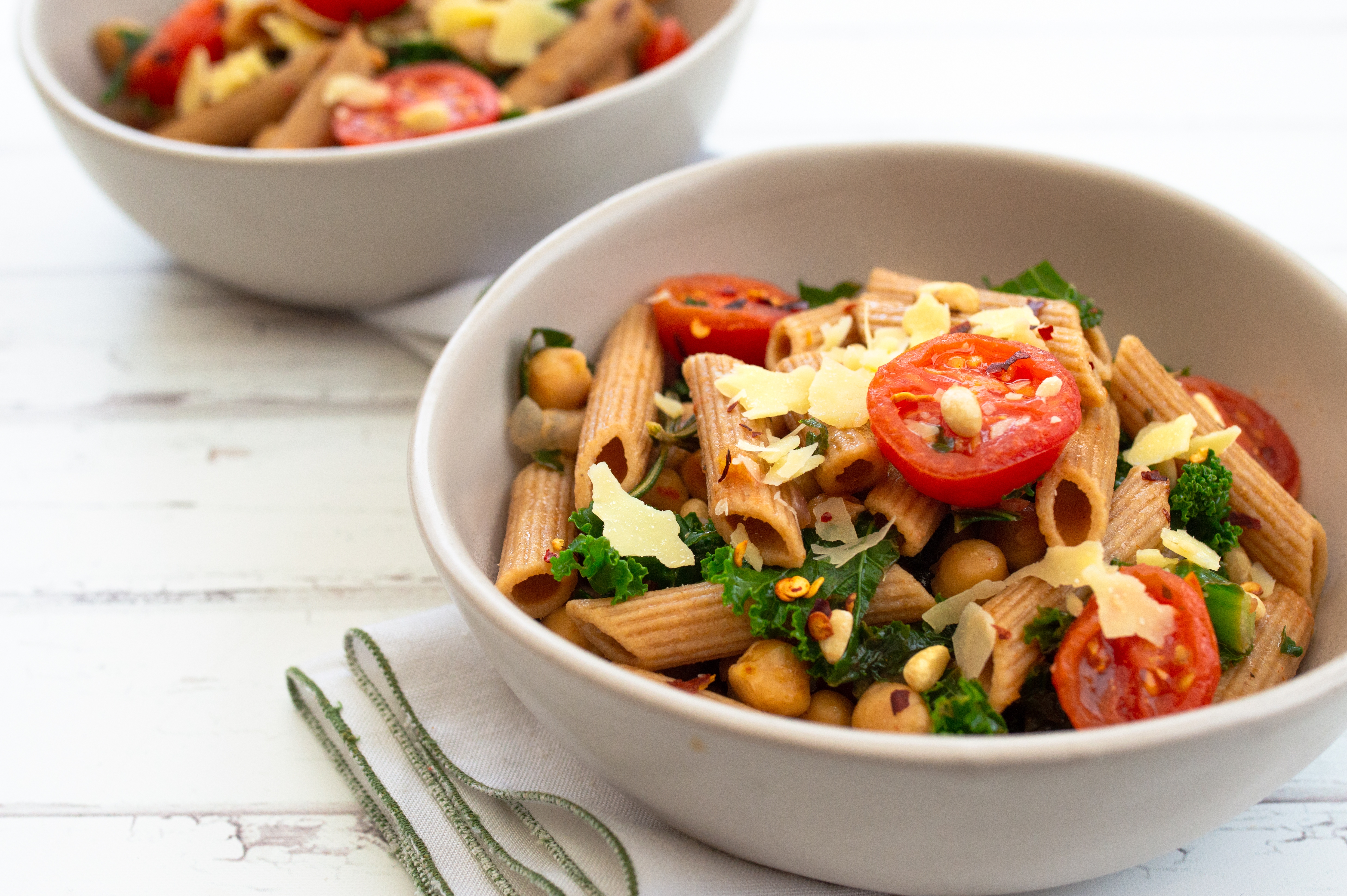 vegetarian-pasta-with-chickpeas-and-kale