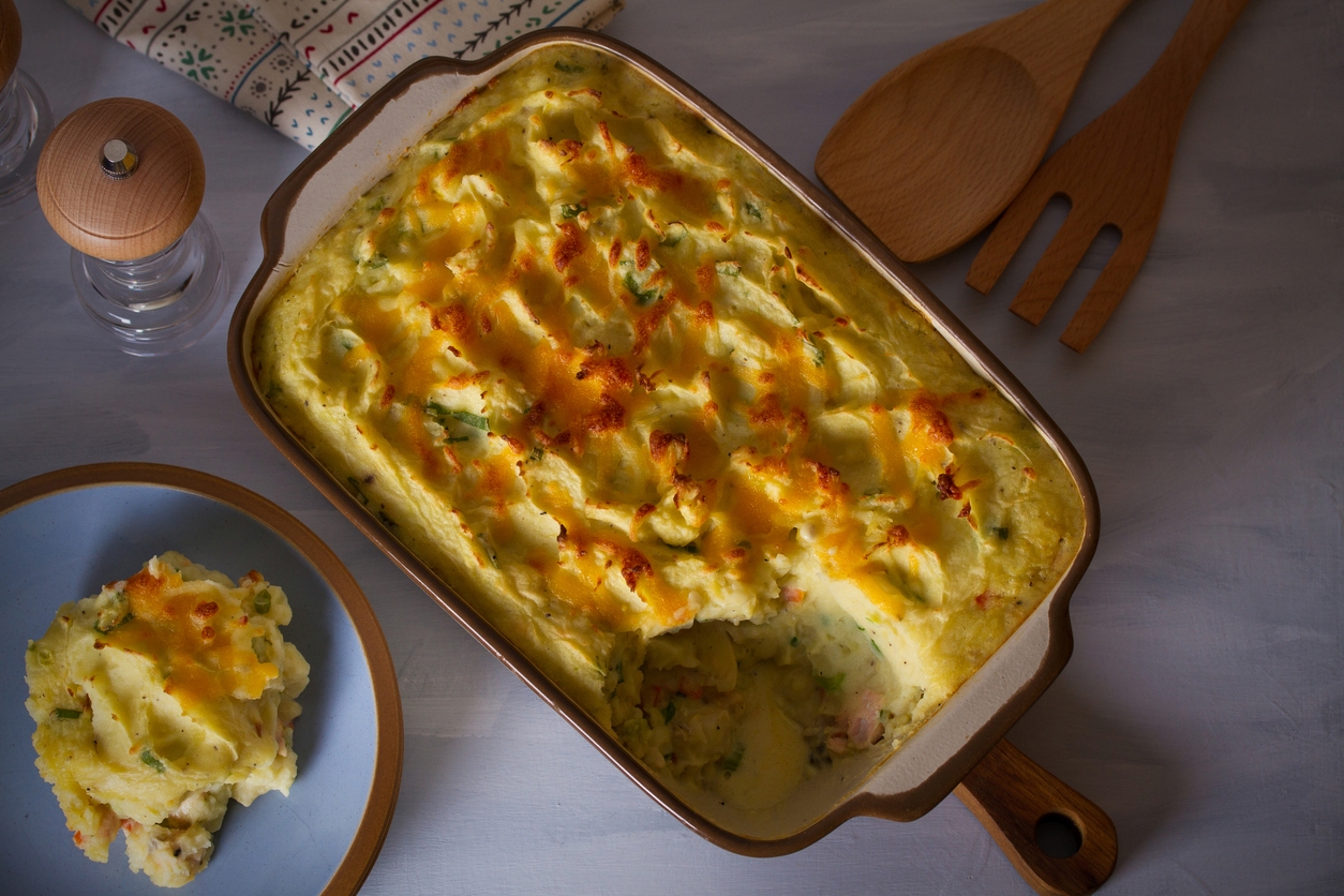 salmon-pie-with-mash-topping