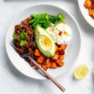 Beef bowl with avocado