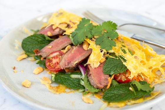 thai-beef-salad-with-egg-nest