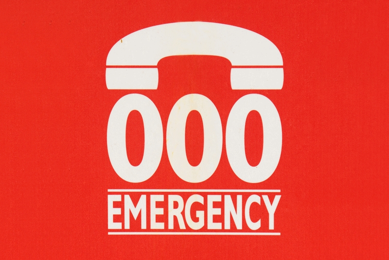 Triple 000 emergency graphic from the 70s
