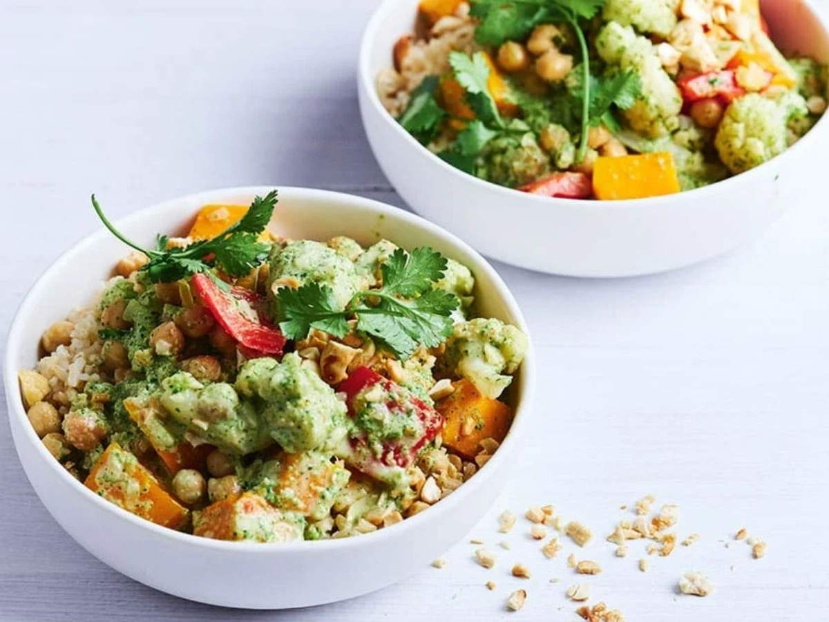 Green vegetable curry served in a bowl