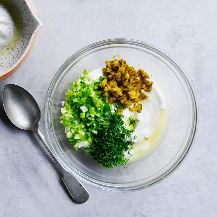Making dill yoghurt dressing
