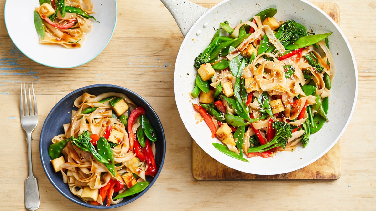 thai-style-vegetarian-noodle-stir-fry
