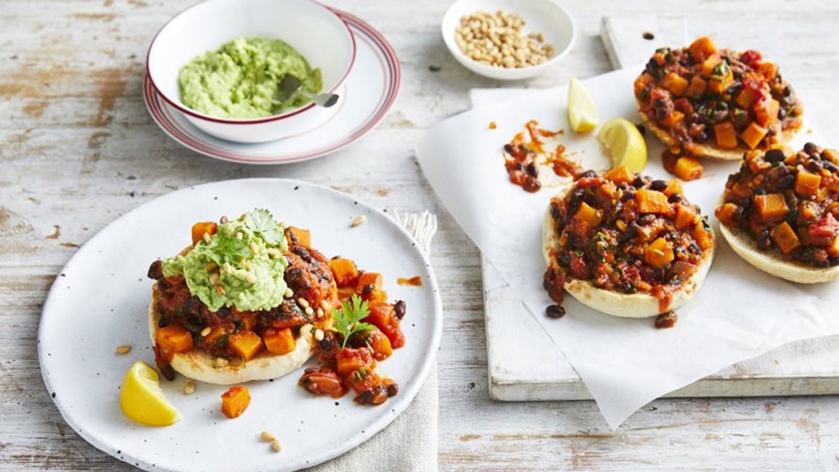 Mexican pumpkin and bean sloppy joes