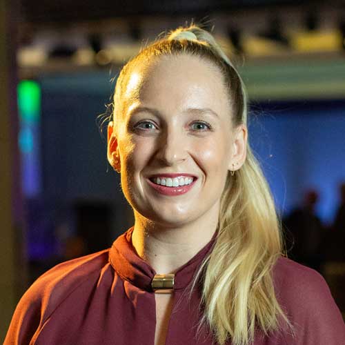 Dr Kirsten Adlard