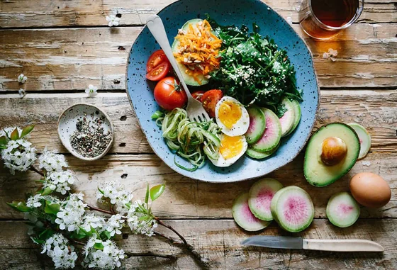 A colourful bowl of vegetables