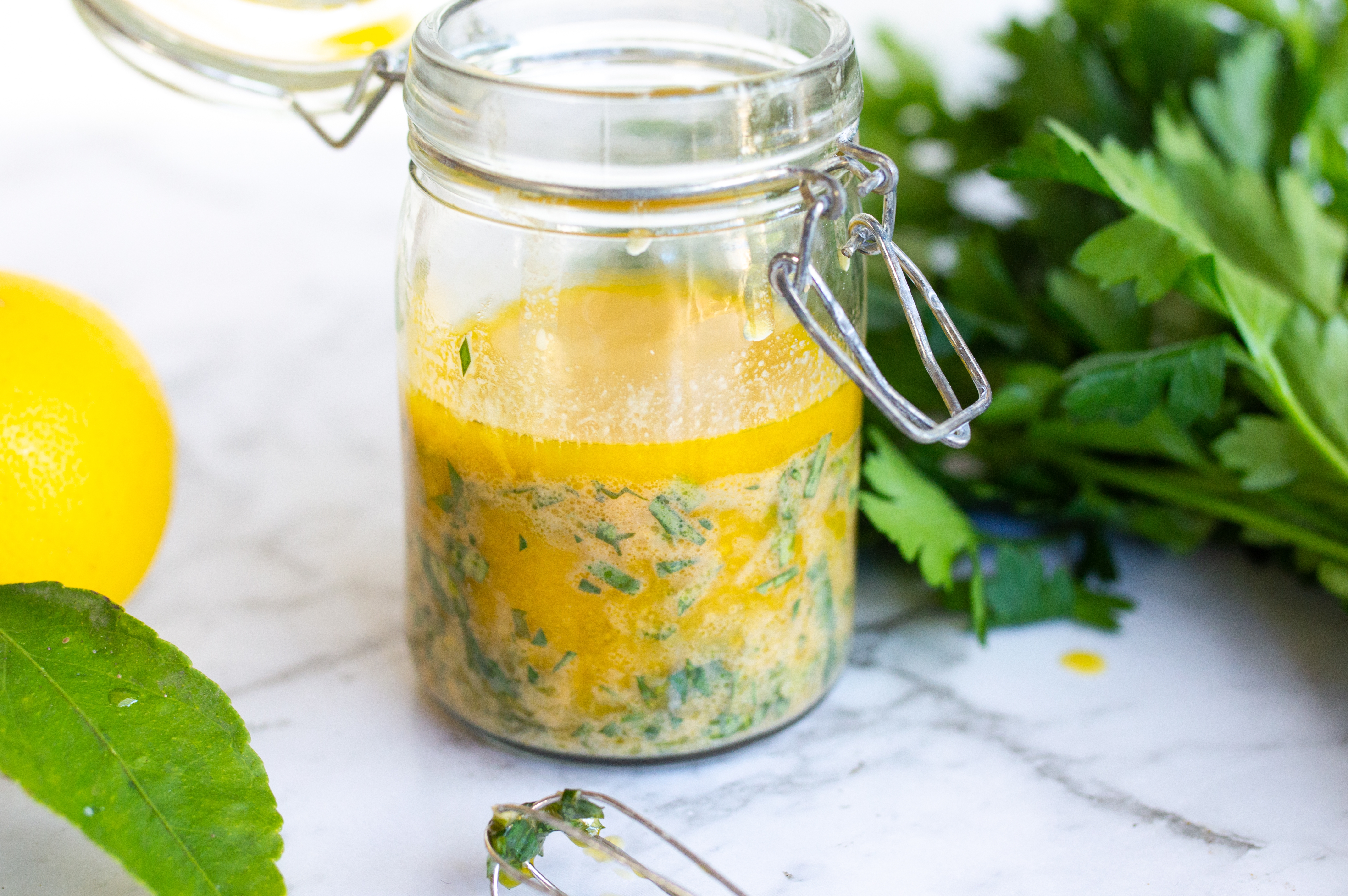 lemon-herb-salad-dressing