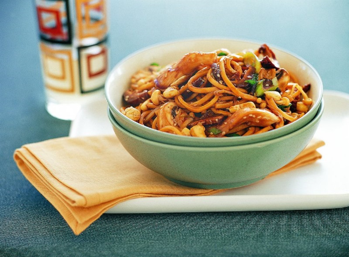 Noodles with meat and veggies in a bowl