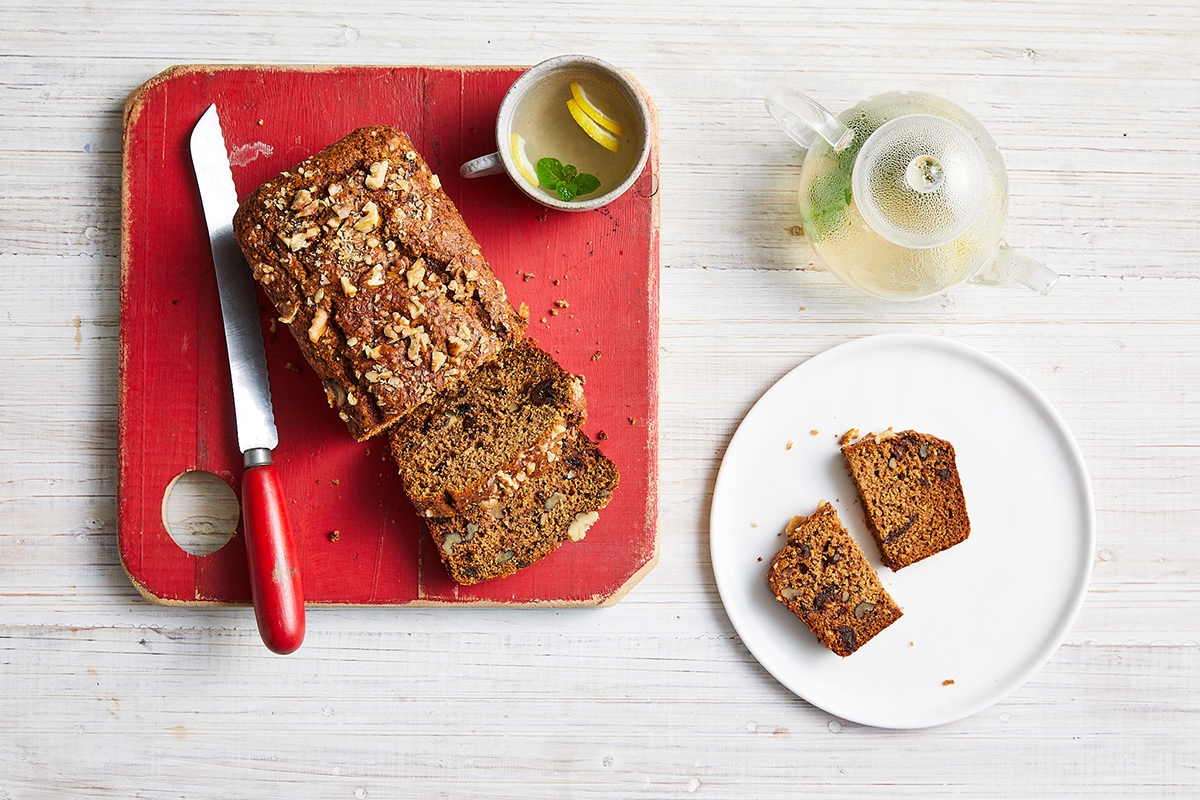 one-bowl-date-and-walnut-loaf