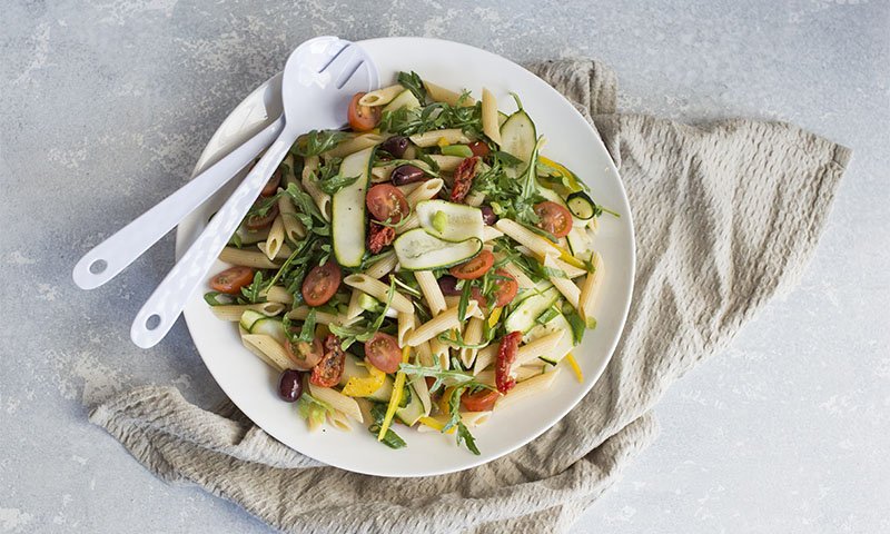 zucchini-chips-with-herb-and-garlic-dip