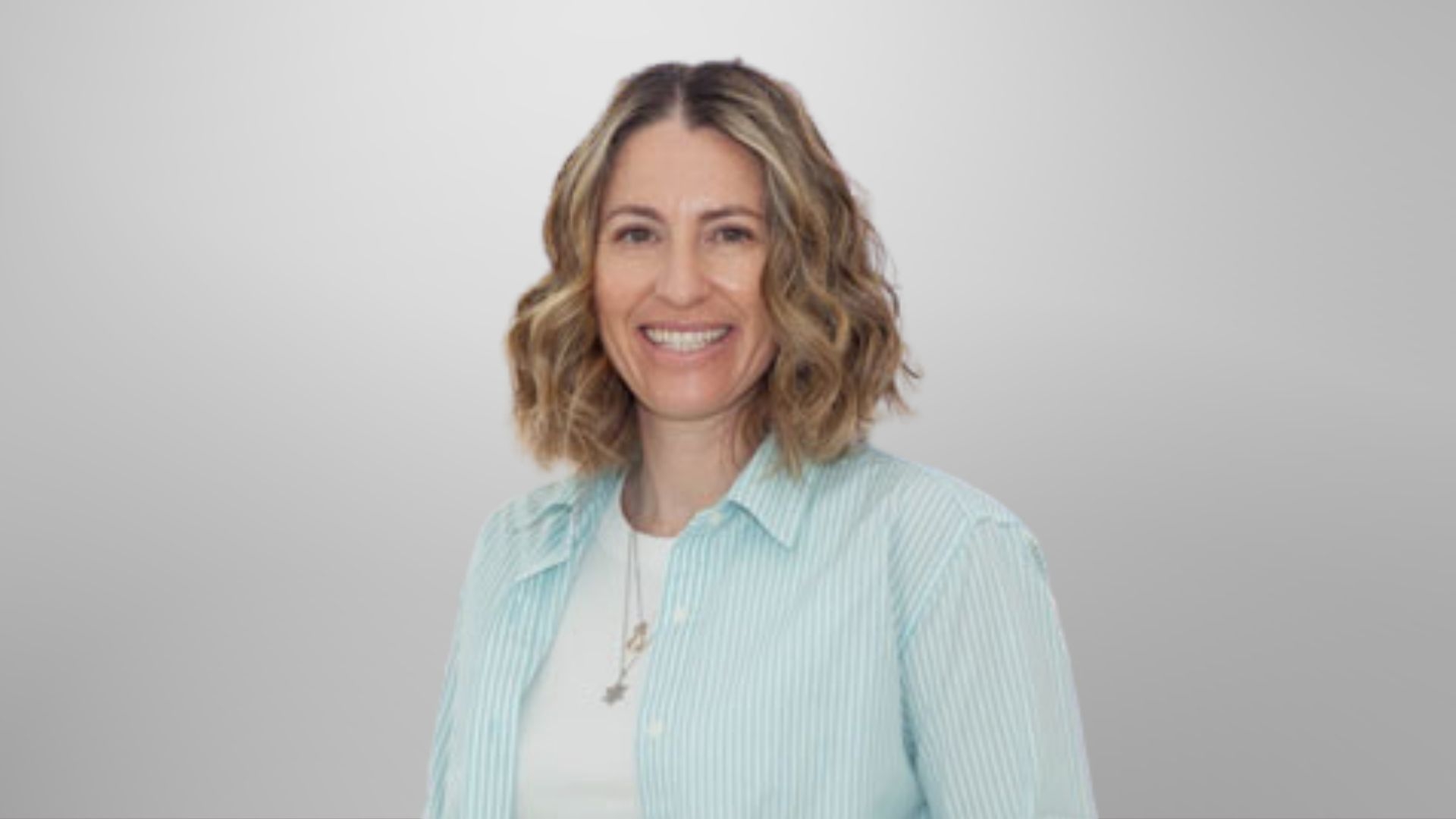  Heart disease researcher Doctor Rebecca Harper smiling