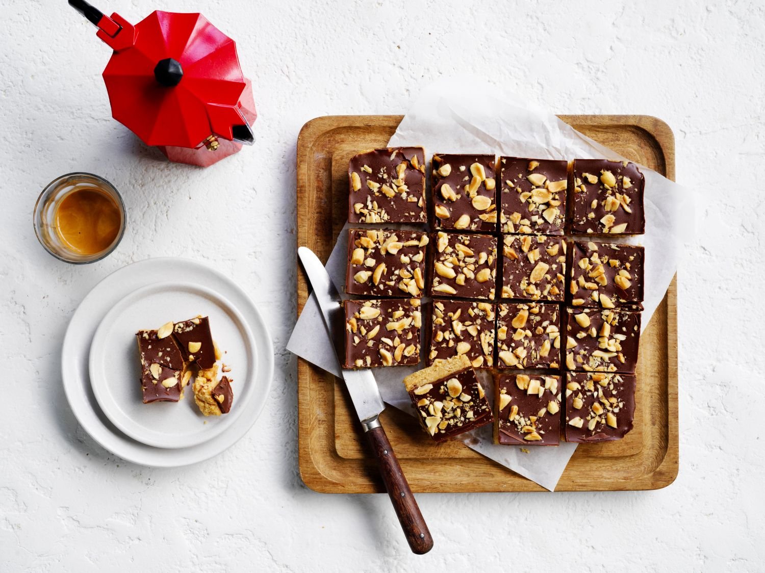 No-bake choc peanut slice