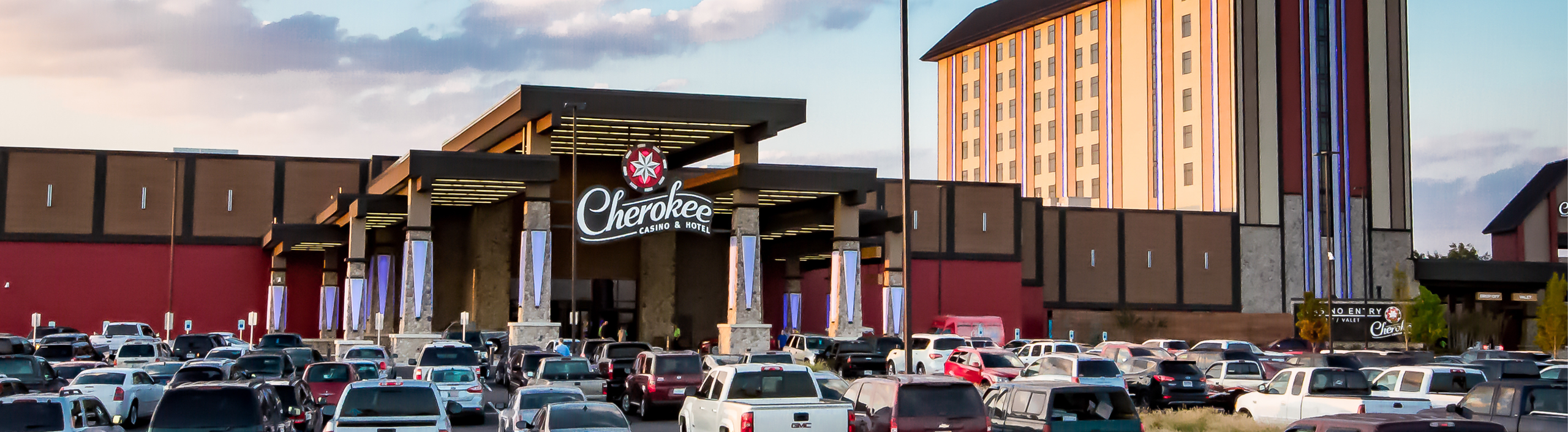 Cherokee Casino & Hotel Roland Exterior Building
