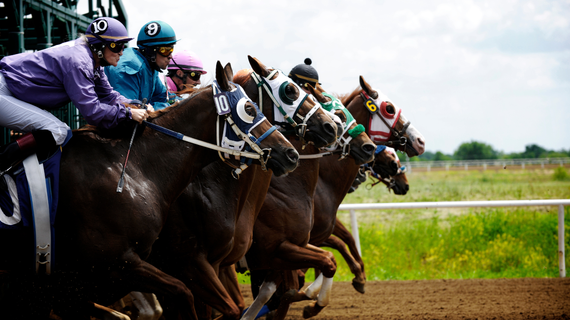 Horse Racing at Will Rogers Downs