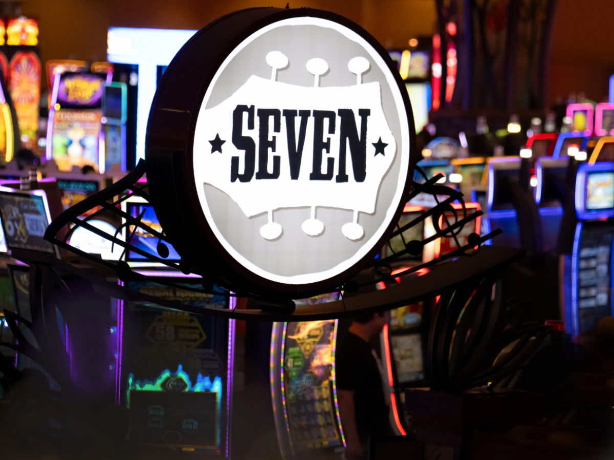 SEVEN Bar