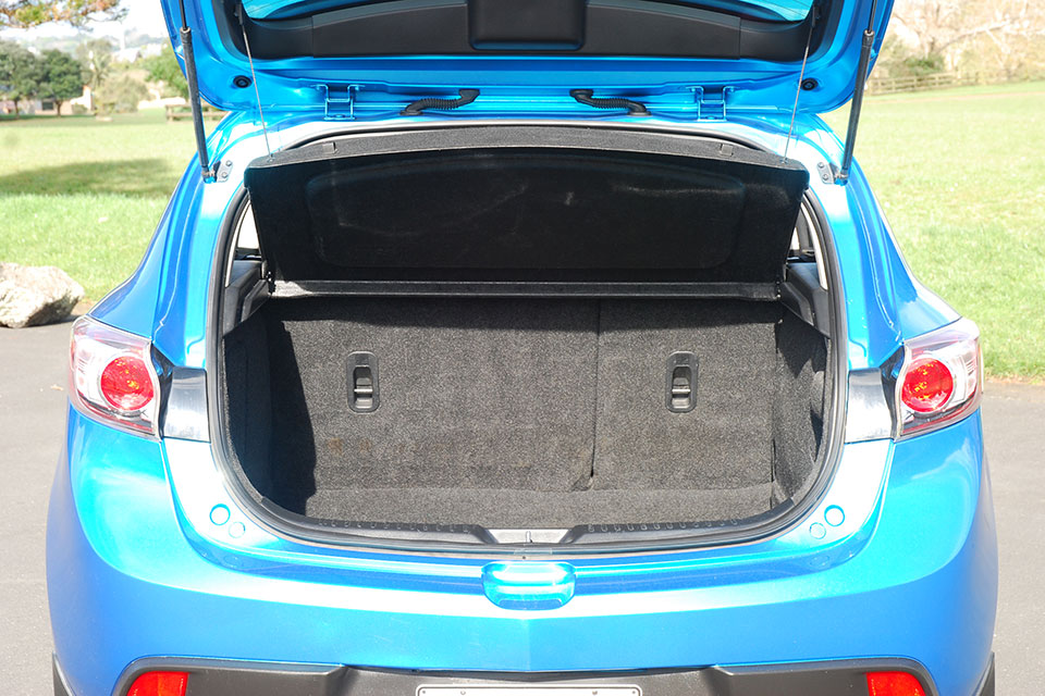 Mazda 3 2010 Boot