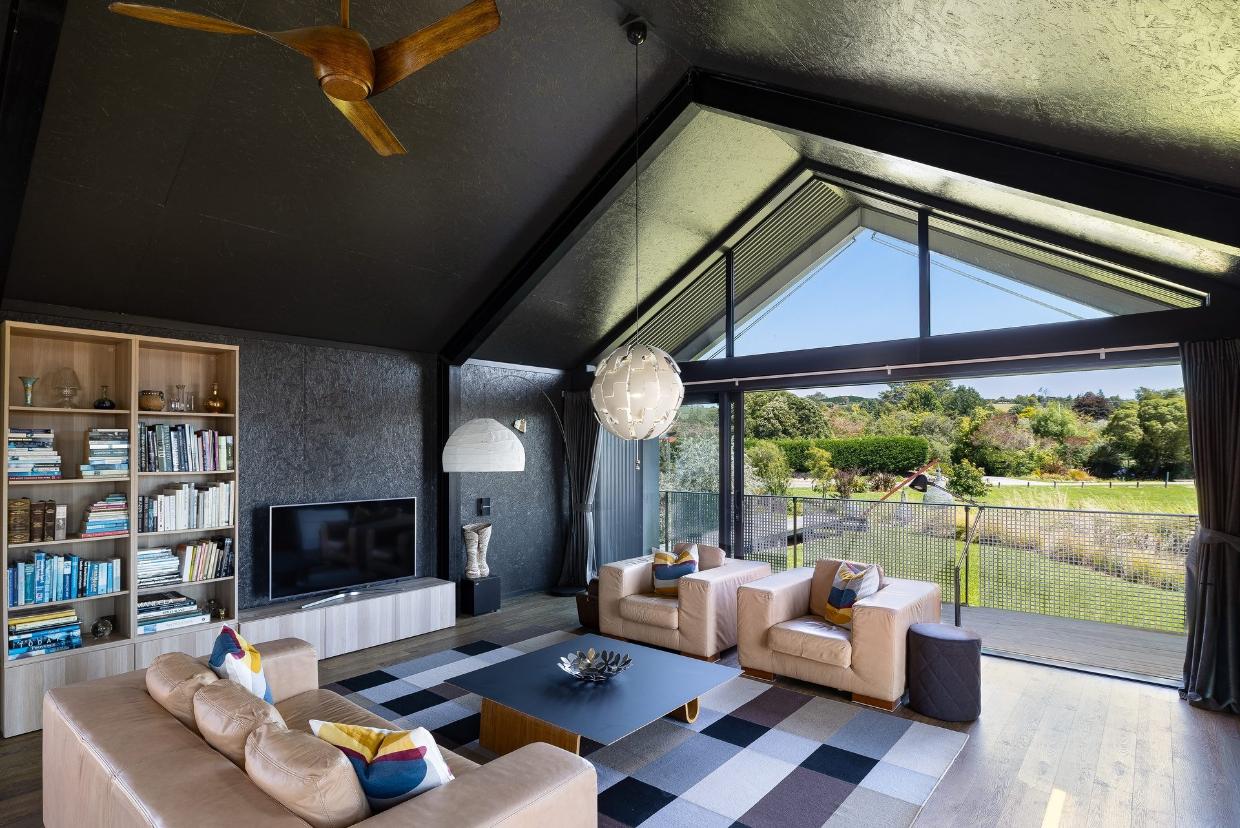 The Hilgeholts now spend half their time in France in retirement, so have chosen to list their property. 