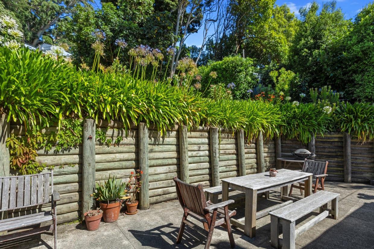 The garden dining area