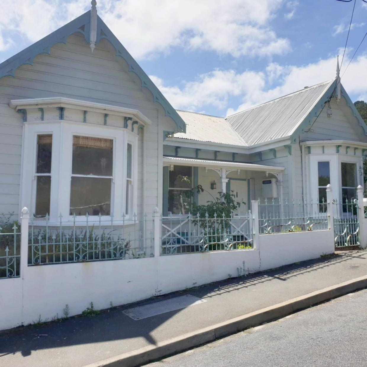 The cottage is considered a fine example of an 1870s workers’ cottage. 