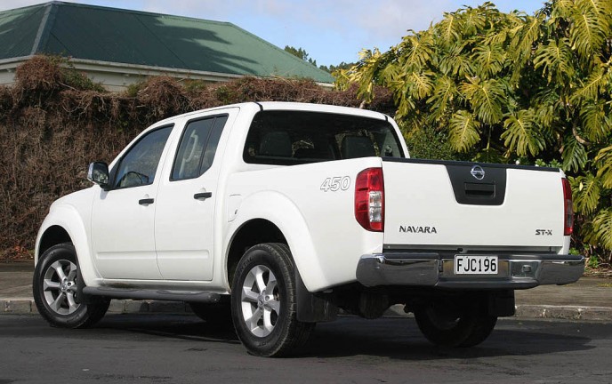 Nissan Navara 2010 Rear Exterior