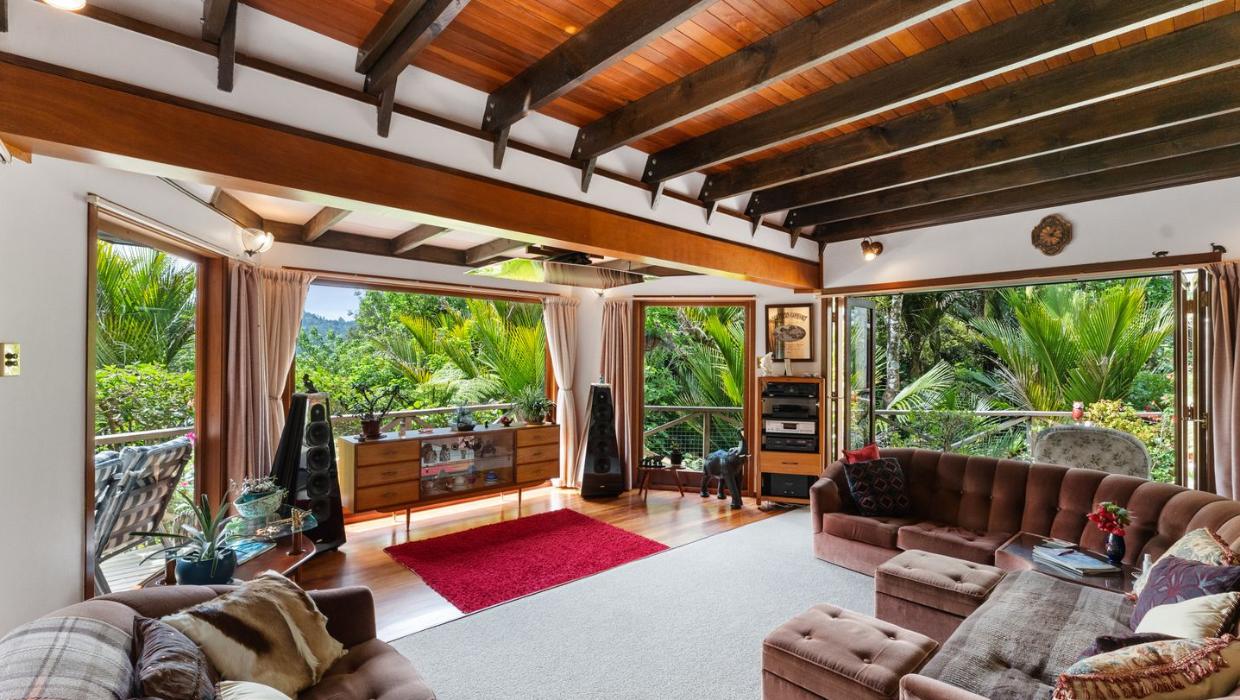 Living room views across the Waitakere Ranges.