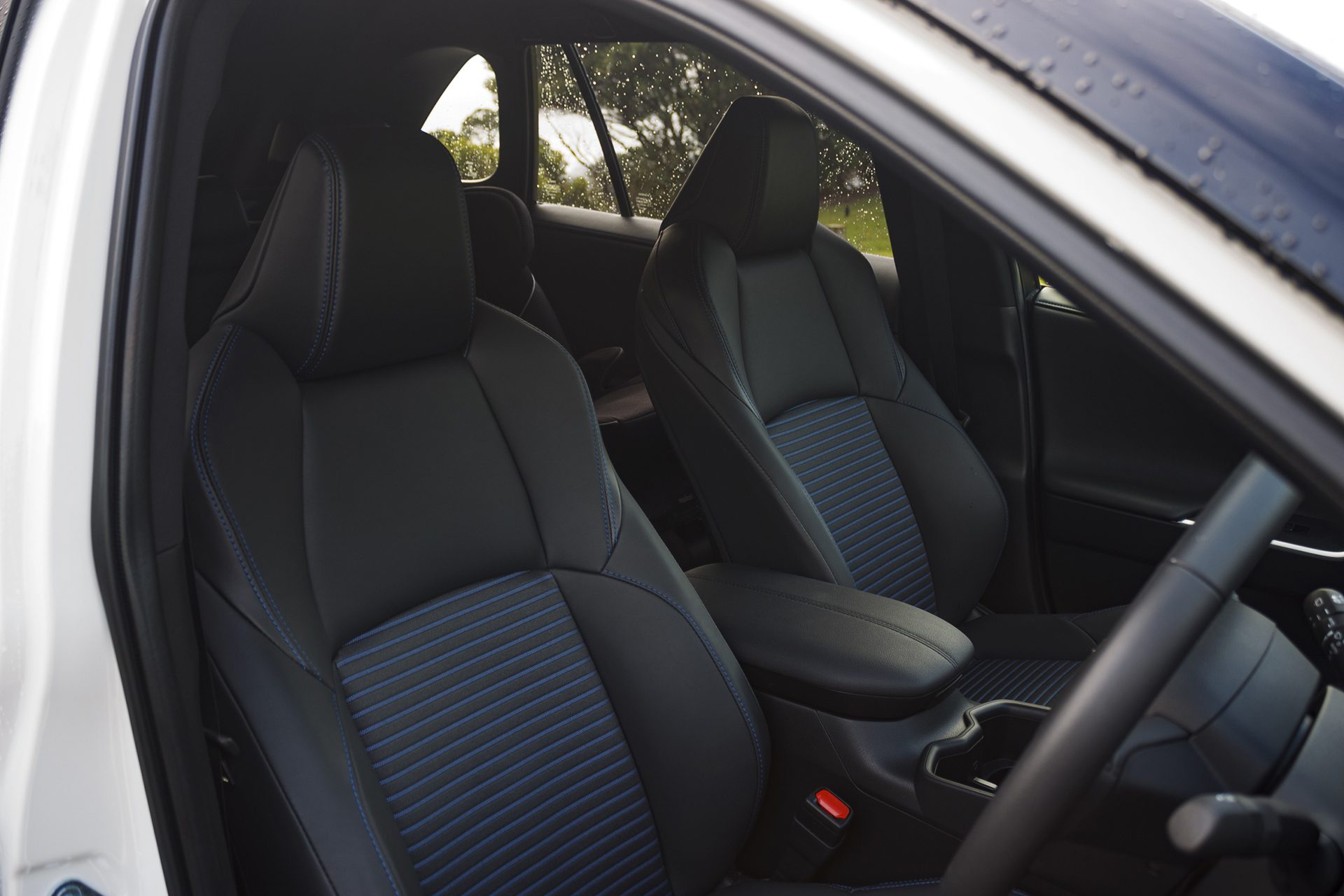 Toyota RAV4 XSE Hybrid Seats