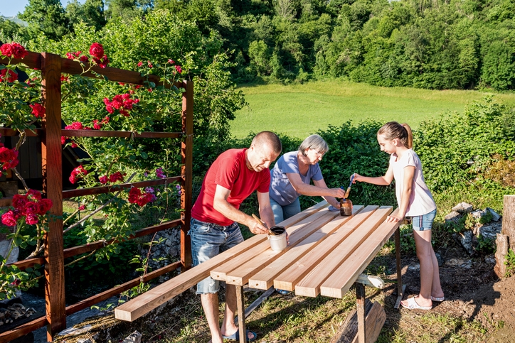 Family Outdoor DIY