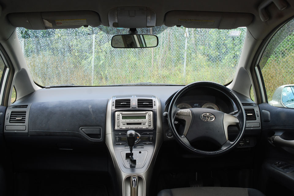 Toyota Blade 2009 Interior