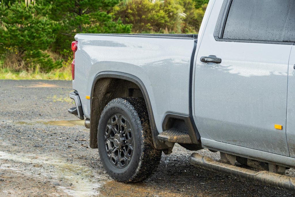 Chevrolet-Silverado-2500-HD-LTZ-rear-guard-detail